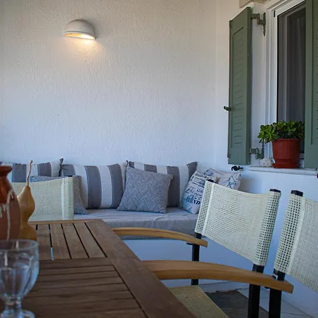 Acres Paros *