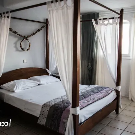Acres Paros *